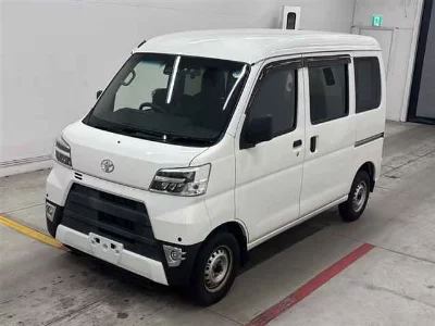 TOYOTA PIXIS VAN
