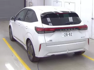 Nissan Aura