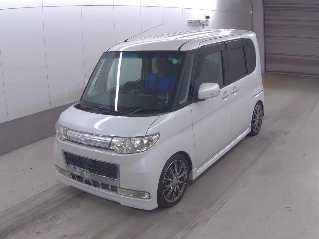 Daihatsu Tanto  с аукциона в Японии
