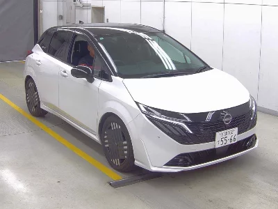 Nissan Aura