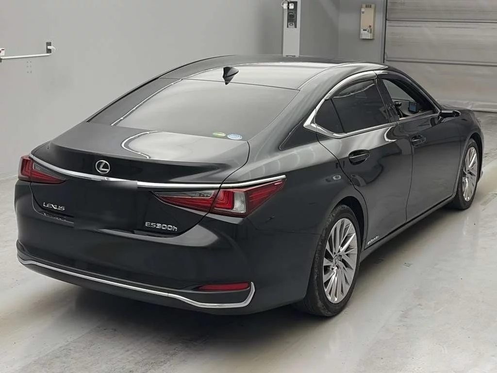 Lexus ES300h  с аукциона в Японии