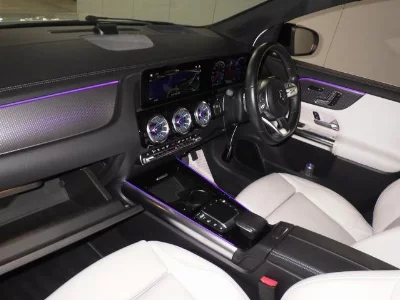 MERCEDES BENZ EQA