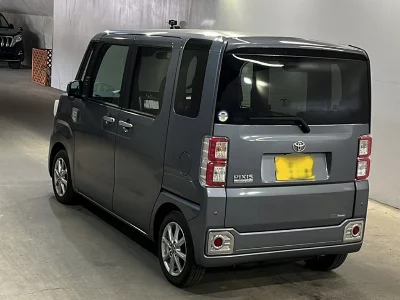 TOYOTA PIXIS MEGA