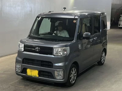 TOYOTA PIXIS MEGA
