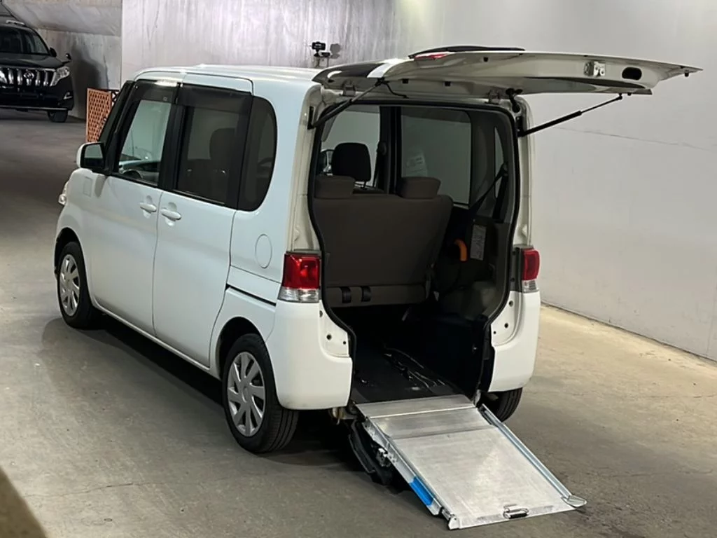 Daihatsu Tanto  с аукциона в Японии