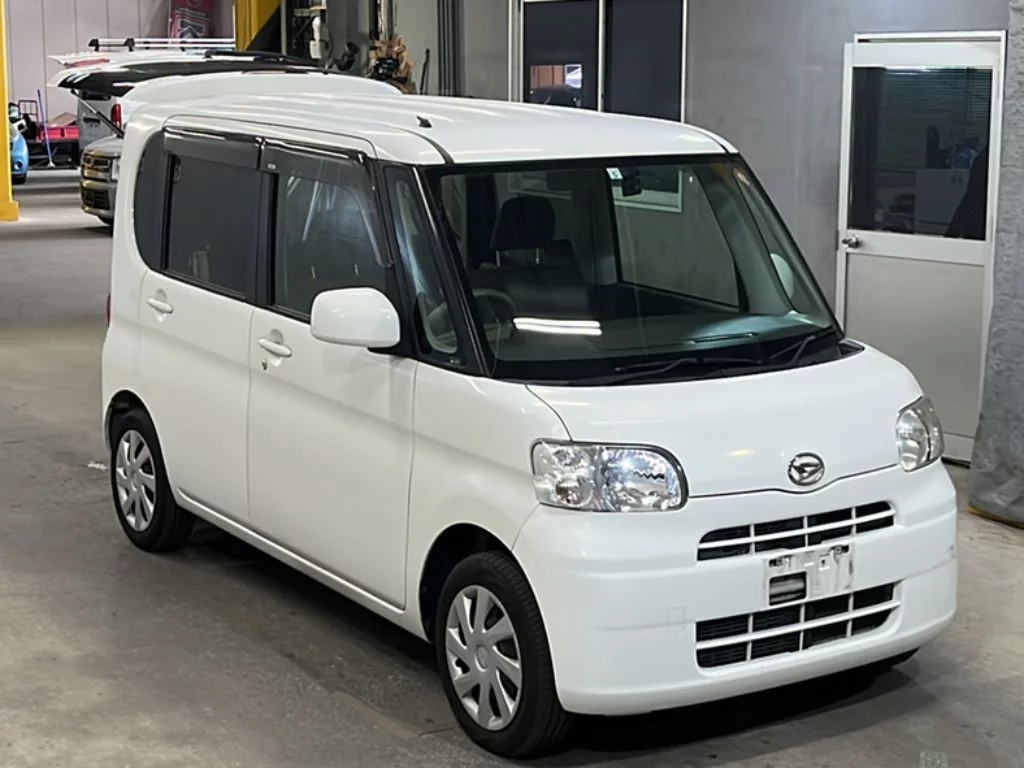 Daihatsu Tanto  с аукциона в Японии