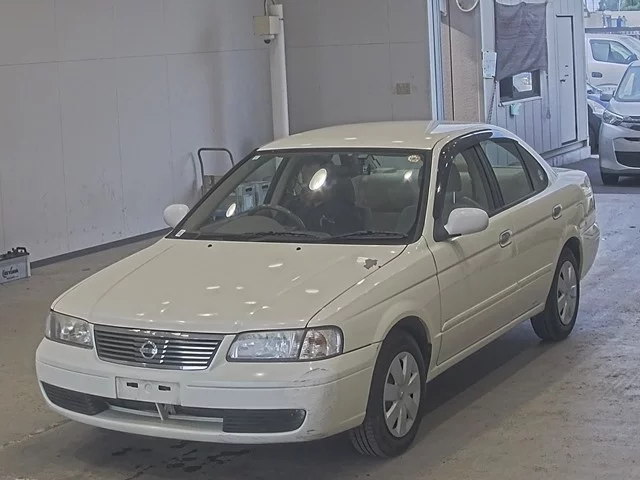 Nissan Sunny  с аукциона в Японии
