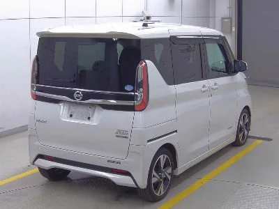 NISSAN ROOX