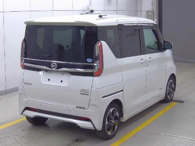 NISSAN ROOX