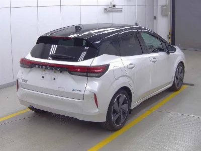 Nissan Aura