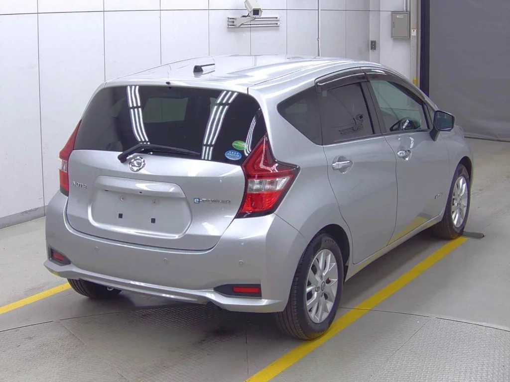 Nissan Note  с аукциона в Японии