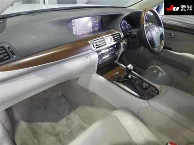 Lexus LS600h