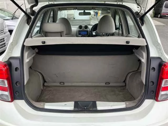 Nissan March  с аукциона в Японии
