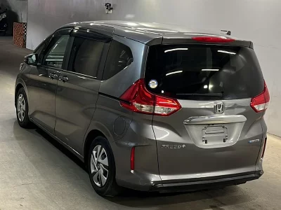 Honda FREED + HYBRID