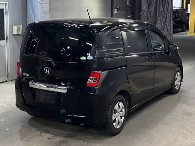 Honda Freed Spike