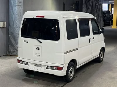 TOYOTA PIXIS VAN