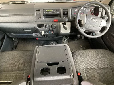 TOYOTA REGIUS VAN