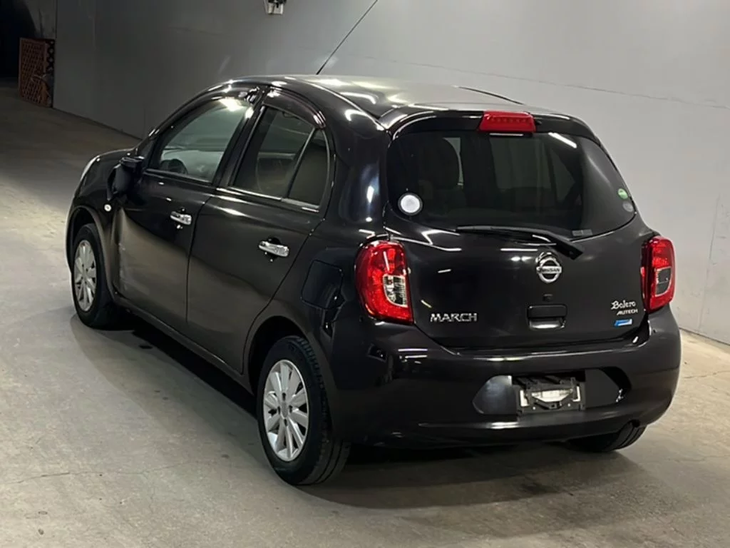 Nissan March  с аукциона в Японии