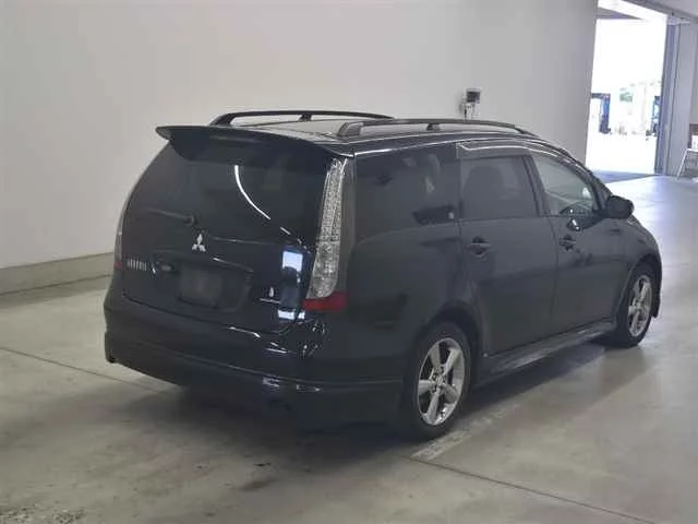 Mitsubishi Grandis  с аукциона в Японии