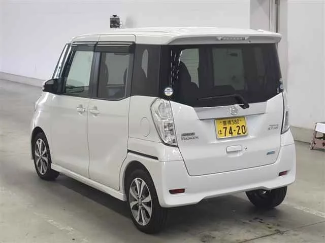 Nissan Dayz Roox  с аукциона в Японии