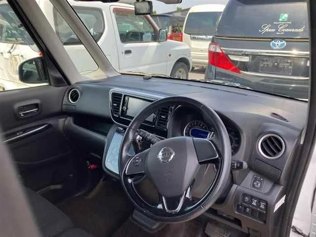 Nissan Dayz Roox  с аукциона в Японии