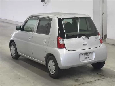 Daihatsu Esse
