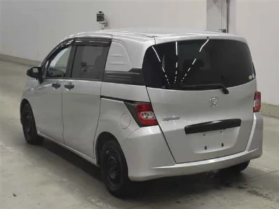 Honda Freed Spike