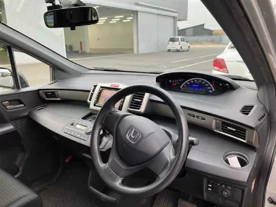 Honda Freed Spike