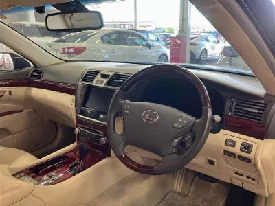 Lexus LS460L