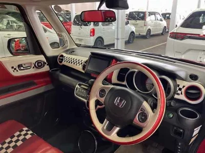 Honda N-Box Slash