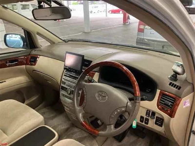 Toyota Ipsum