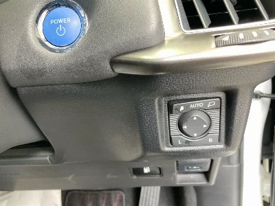 Toyota CROWN HYBRID
