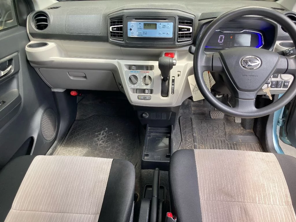 Daihatsu Mira e:S  с аукциона в Японии