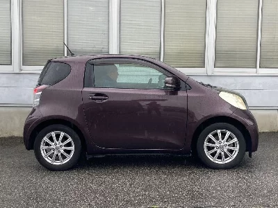 Toyota iQ