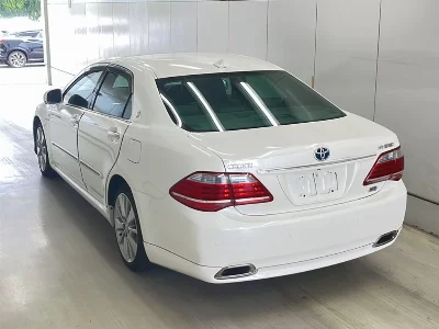 Toyota CROWN HYBRID