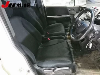 Honda Freed Spike
