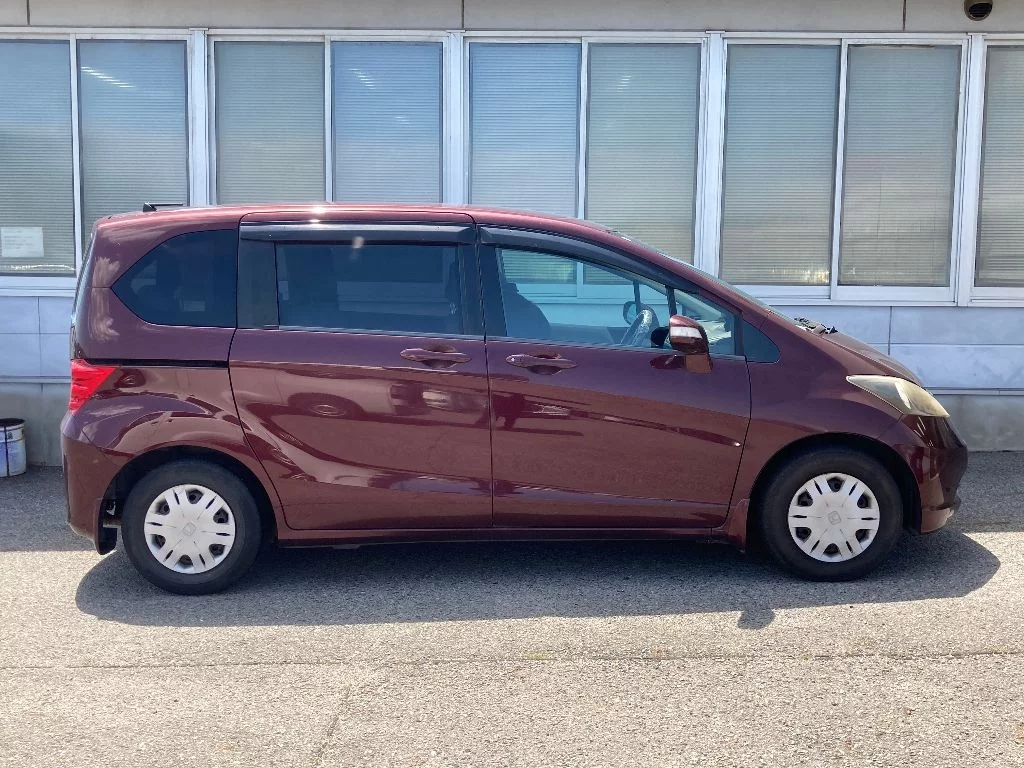 Honda Freed  с аукциона в Японии