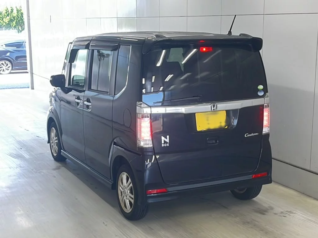 Honda N BOX CUSTOM  с аукциона в Японии