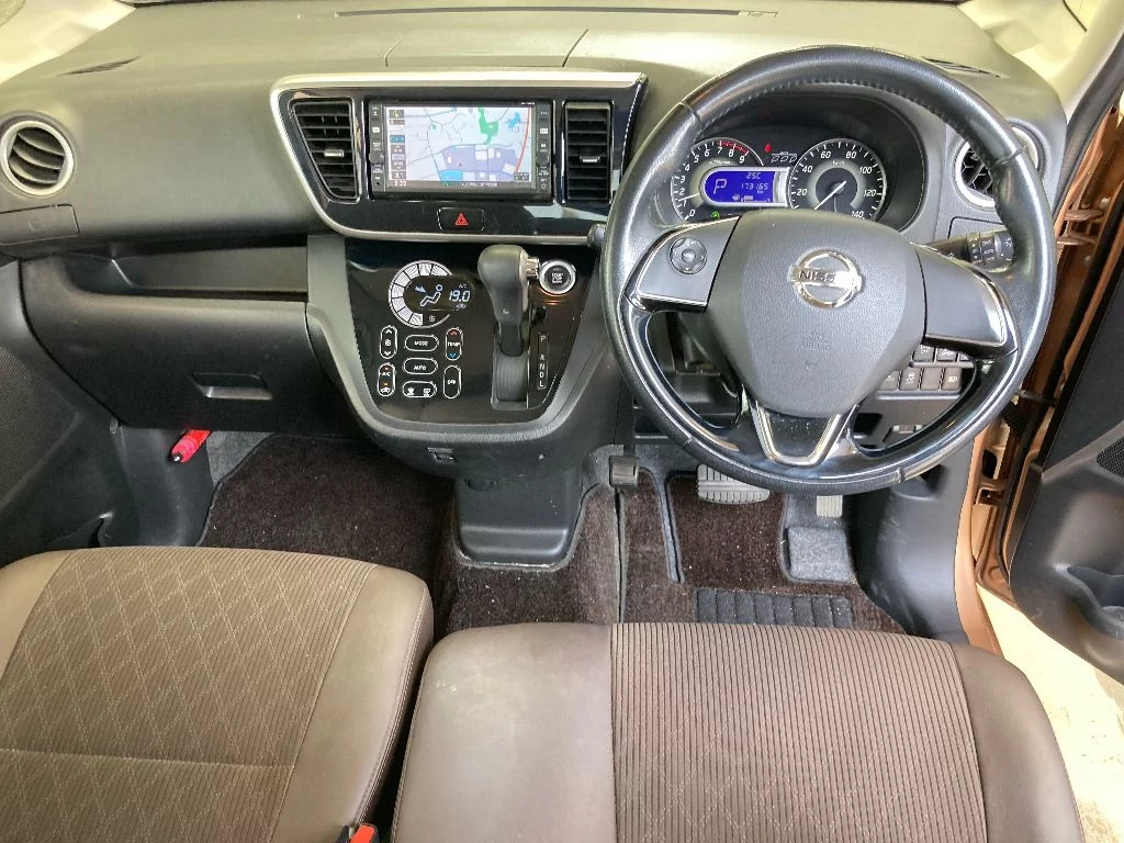 Nissan Dayz Roox  с аукциона в Японии