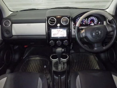 MAZDA VERISA