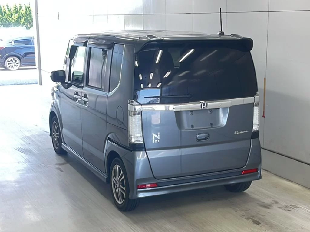 Honda N BOX CUSTOM  с аукциона в Японии
