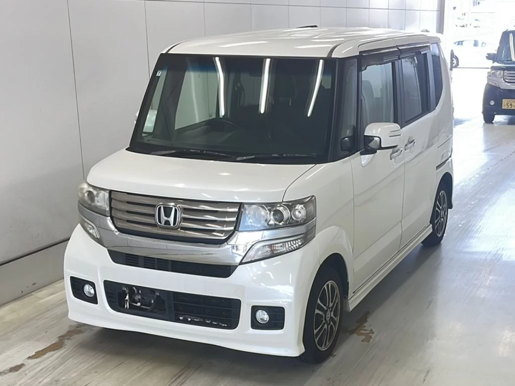 Honda N BOX CUSTOM  с аукциона в Японии