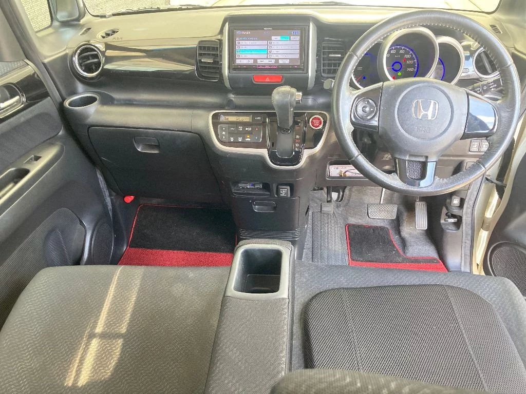 Honda N BOX CUSTOM  с аукциона в Японии