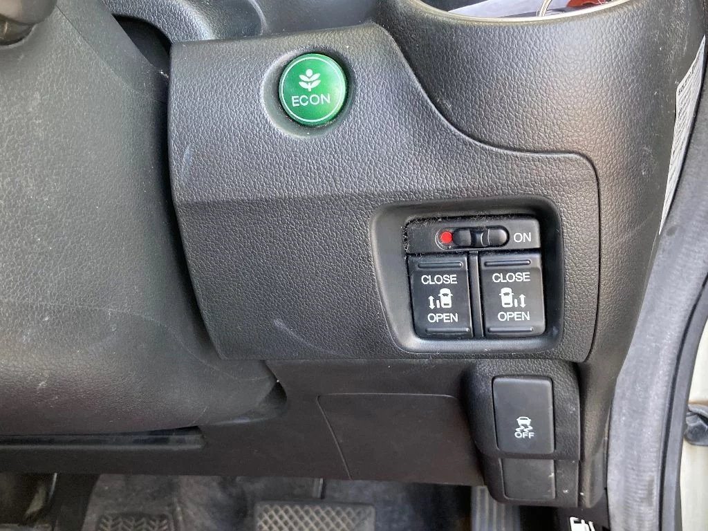 Honda N BOX CUSTOM  с аукциона в Японии