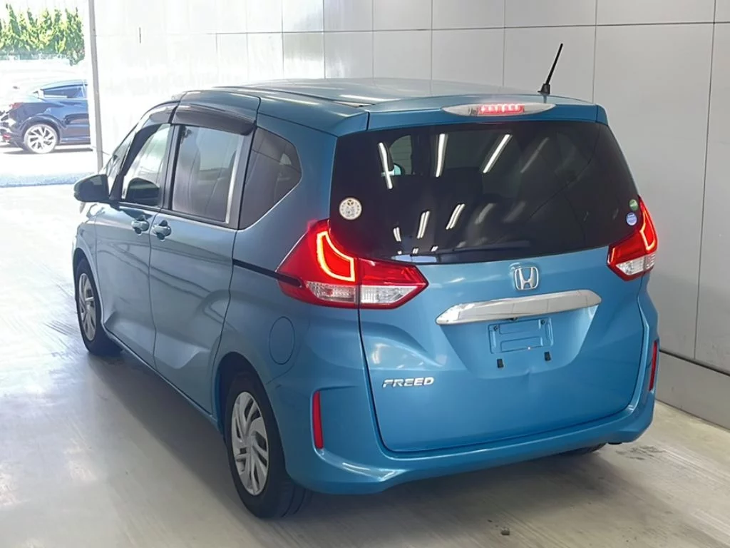Honda Freed  с аукциона в Японии