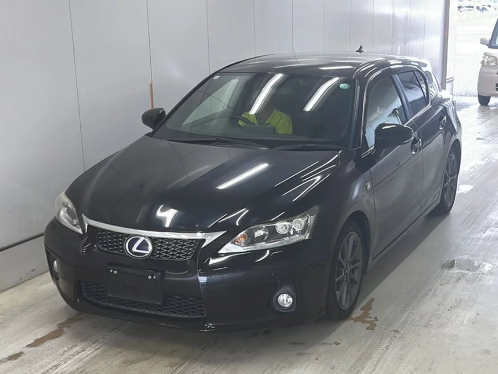 Lexus CT200h  с аукциона в Японии