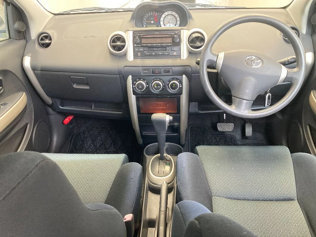 Toyota Ist  с аукциона в Японии