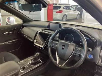 Toyota CROWN HYBRID