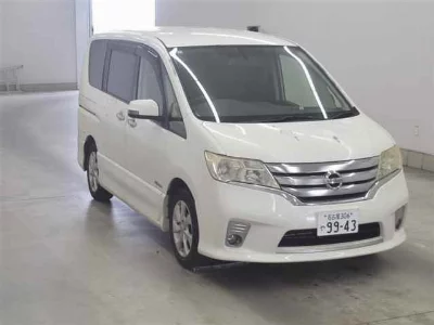 NISSAN SERENA