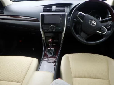 TOYOTA PREMIO